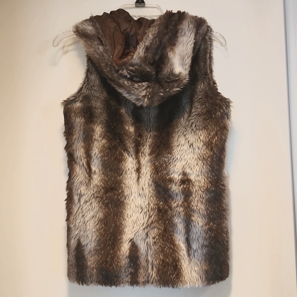 Foreign Exchange Faux Fur sleeveless vest - Picture 2 of 5